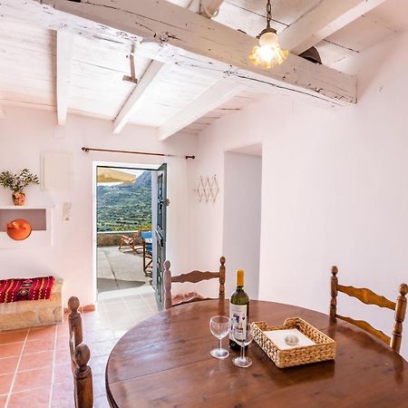 Olive Grove Cottage Menetai Exterior photo